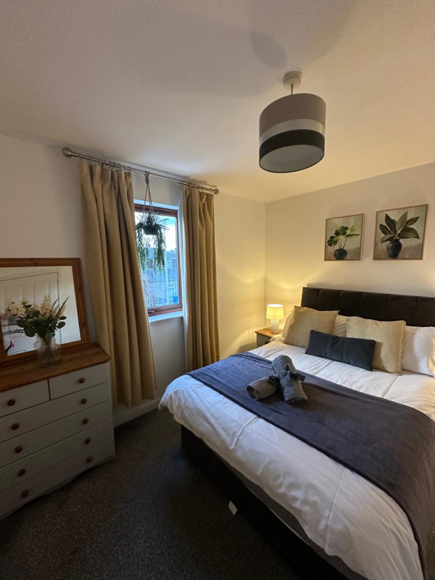 Lovely Modern 2 Bedrom Unit Close To City Center Dalneigh Exterior photo